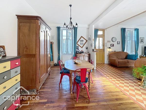 AGREABLE MAISON DE VILLE – CHARME DE L’ANCIEN – EMPLACEMENT RECHERCHÉ