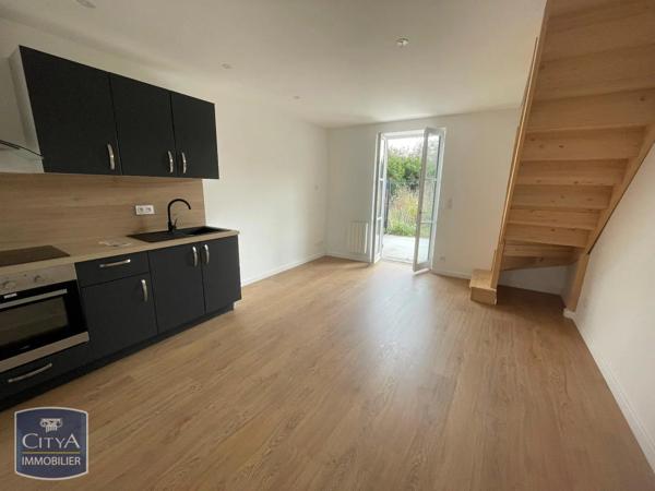 Maison à louer 2 pièces 37.16m² Châtel-Guyon (63140)