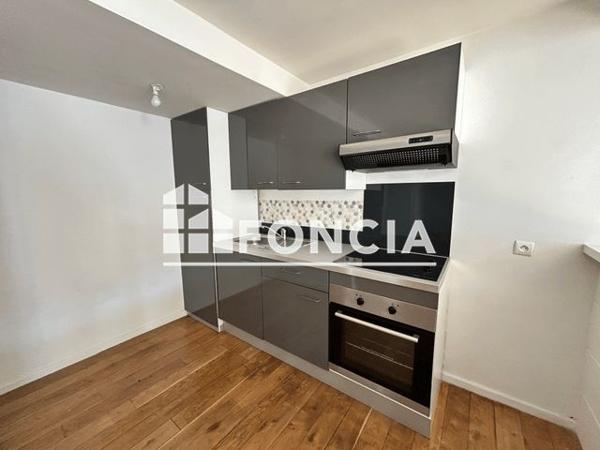 Location Appartement 3 pièces 67.4 m² - 17 RUE ROVIGO Sedan 08200