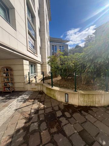 Appartement Sèvres Parc de Saint Cloud 2 pièces 52 m2 pont de sevres parfait état