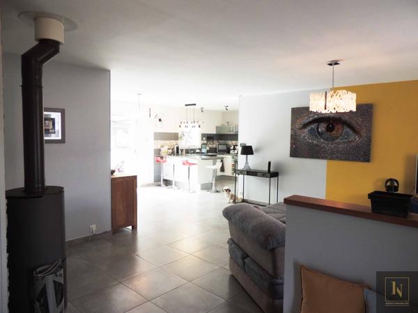 Maison
                                                                                                                                                                                                                                                                                                                        5 pièce(s)                                                                                                                                                                                                          4 chambre(s)                                                                                                                                                                                                          130  m²