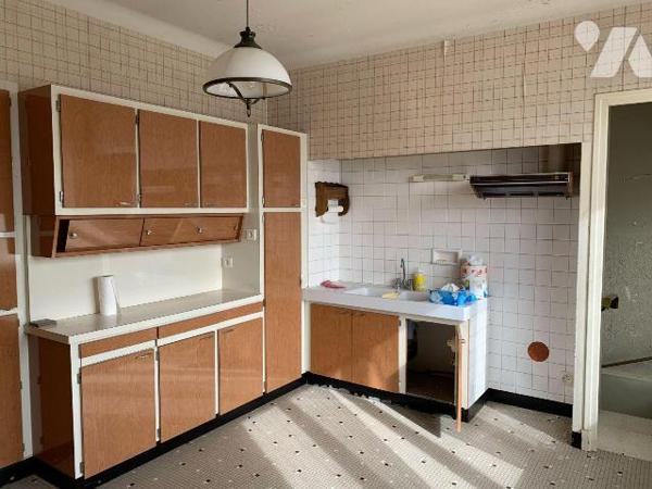 A VENDRE - A LIMOGNE-EN-QUERCY (46260 - LOT) Belle maison des années 60 située à deux pas du ce...