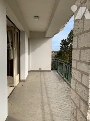 A VENDRE - A LIMOGNE-EN-QUERCY (46260 - LOT) Belle maison des années 60 située à deux pas du ce...