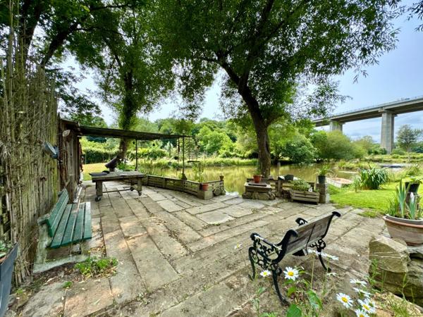 Terrain de loisirs de 4100m2 avec étang et bâtiment