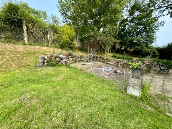 Terrain de loisirs de 4100m2 avec étang et bâtiment