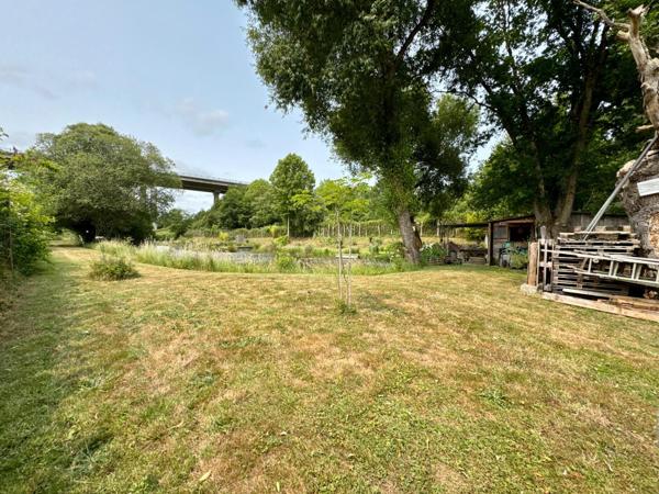 Terrain de loisirs de 4100m2 avec étang et bâtiment