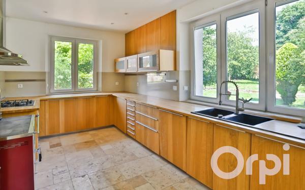 Maison à vendre    7 pièces • 231 m2 Chaumont-en-Vexin