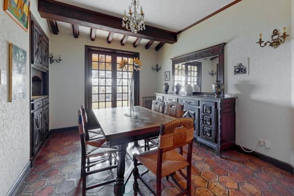 MARTIGUES - Belle propriété: Maison T8,  200m²/3356m² avec vue panoramique sur lEtang de Berre