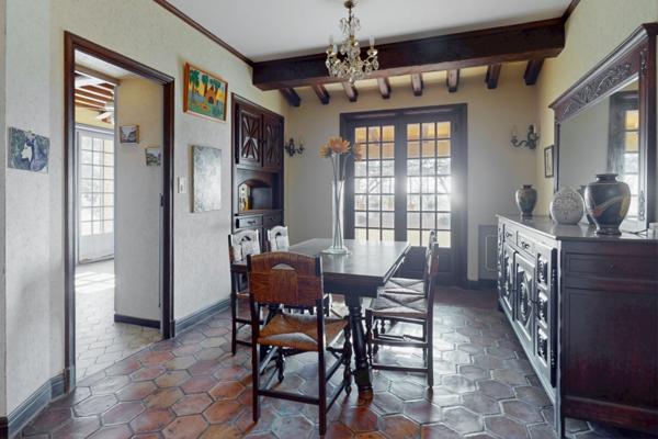 MARTIGUES - Belle propriété: Maison T8,  200m²/3356m² avec vue panoramique sur lEtang de Berre