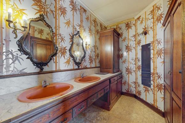 MARTIGUES - Belle propriété: Maison T8,  200m²/3356m² avec vue panoramique sur lEtang de Berre