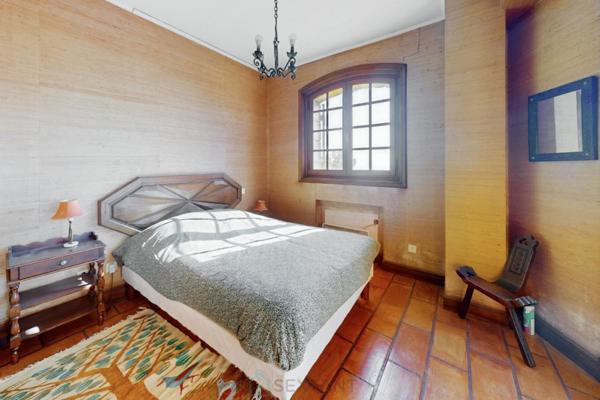 MARTIGUES - Belle propriété: Maison T8,  200m²/3356m² avec vue panoramique sur lEtang de Berre