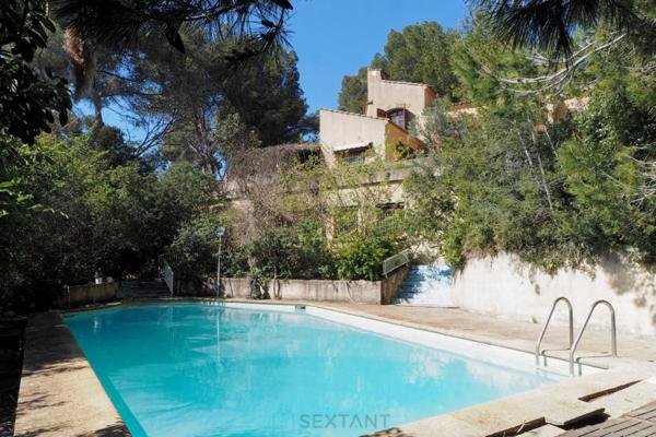 MARTIGUES - Belle propriété: Maison T8,  200m²/3356m² avec vue panoramique sur lEtang de Berre