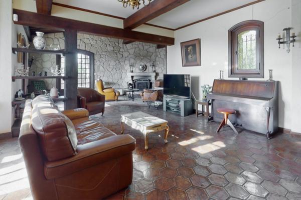 MARTIGUES - Belle propriété: Maison T8,  200m²/3356m² avec vue panoramique sur lEtang de Berre