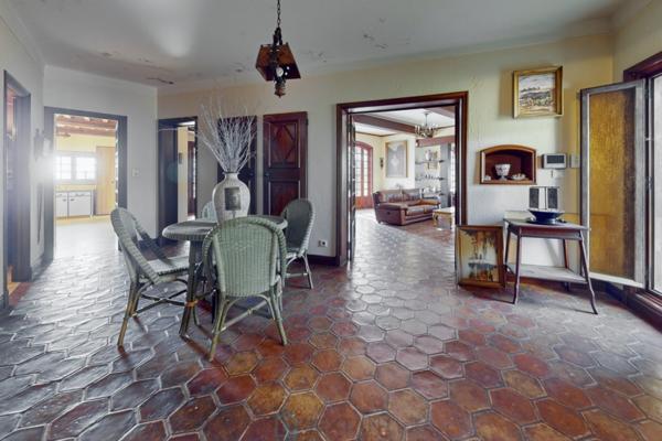 MARTIGUES - Belle propriété: Maison T8,  200m²/3356m² avec vue panoramique sur lEtang de Berre