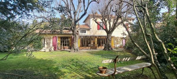 Le Thor (84250) Coup de coeur en bord de Sorgue- Centre-ville du Thor