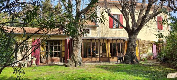 Le Thor (84250) Coup de coeur en bord de Sorgue- Centre-ville du Thor