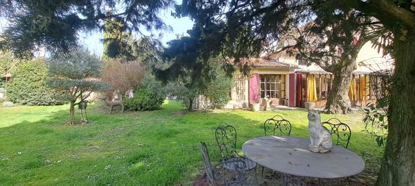 Le Thor (84250) Coup de coeur en bord de Sorgue- Centre-ville du Thor