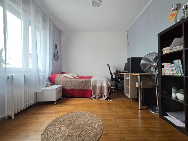 Maison à SAINT-JEAN-D'ANGELY, 17400 - 6 pièces 165m²