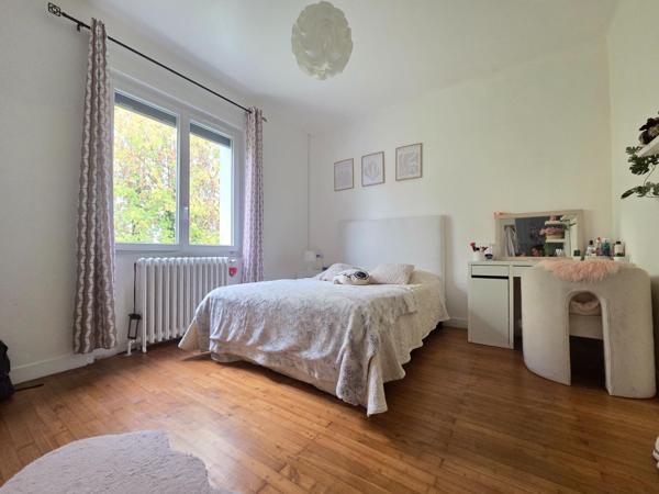 Maison à SAINT-JEAN-D'ANGELY, 17400 - 6 pièces 165m²