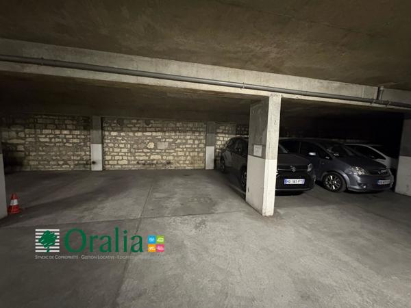Parking · Location Paris (75012)