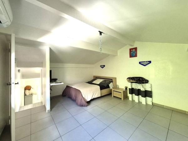 Maison individuelle de plain-pied - 6 pièces 166m2 13790 Peynier