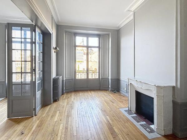 HOTEL PARTICULIER à vendre 22 pièces REIMS (51)