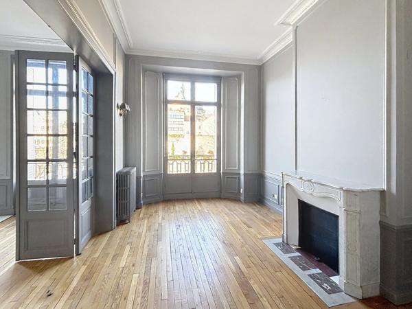 HOTEL PARTICULIER à vendre 22 pièces REIMS (51)