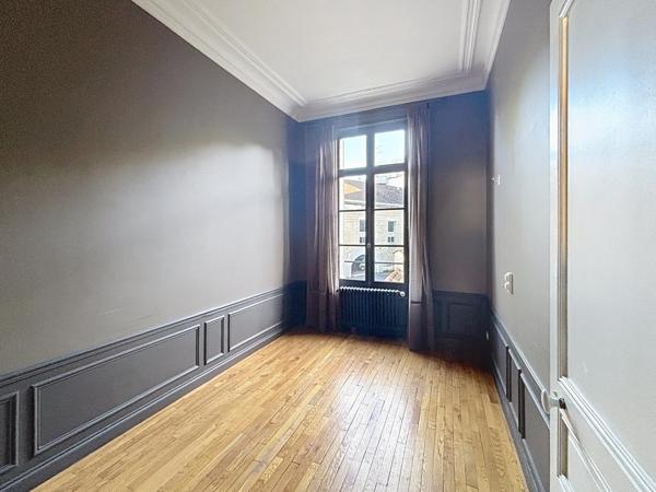 HOTEL PARTICULIER à vendre 22 pièces REIMS (51)