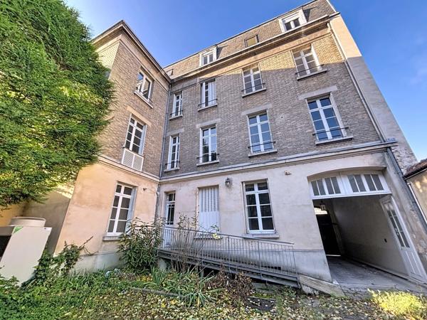 HOTEL PARTICULIER à vendre 22 pièces REIMS (51)