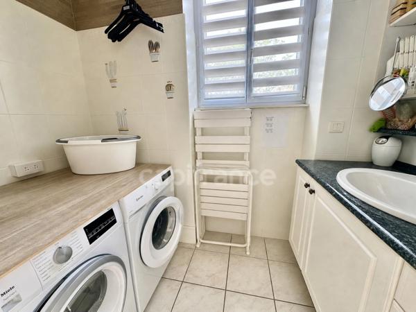 ROANNE – Maison 123 m2 sur 500 m2 de TERRAIN - jardin - 3 chambres, TERRASSE et 3 GARAGES !