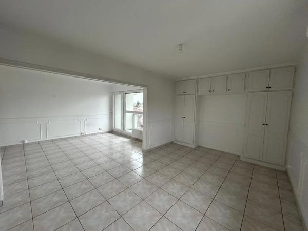 Appartement à louer 5 pièces 94.5m²