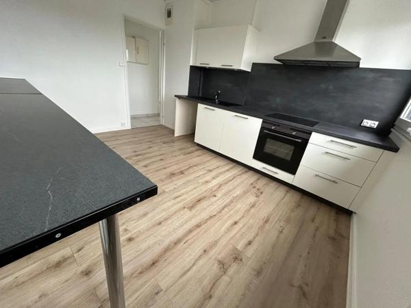 Appartement à louer 5 pièces 94.5m²