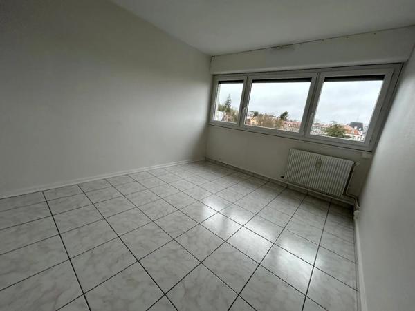 Appartement à louer 5 pièces 94.5m²