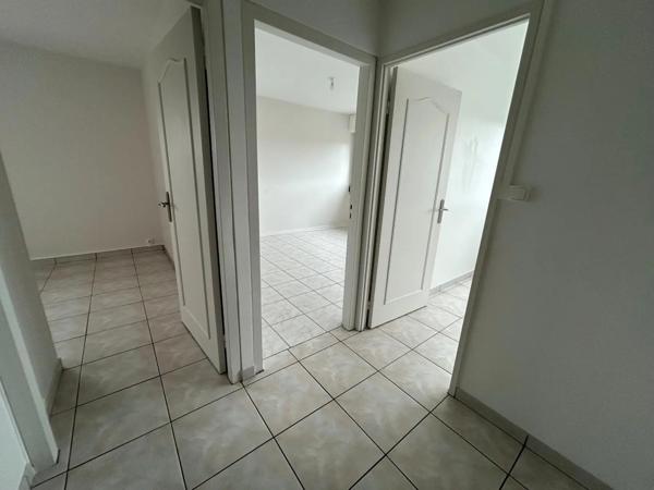 Appartement à louer 5 pièces 94.5m²