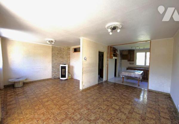 Maison T4 plus sous-sol total et terrain attenant