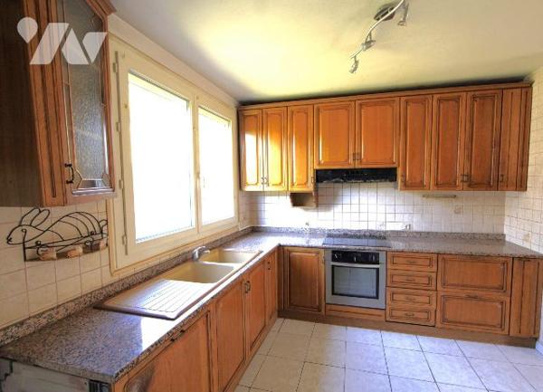 Maison T4 plus sous-sol total et terrain attenant