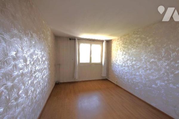 Maison T4 plus sous-sol total et terrain attenant