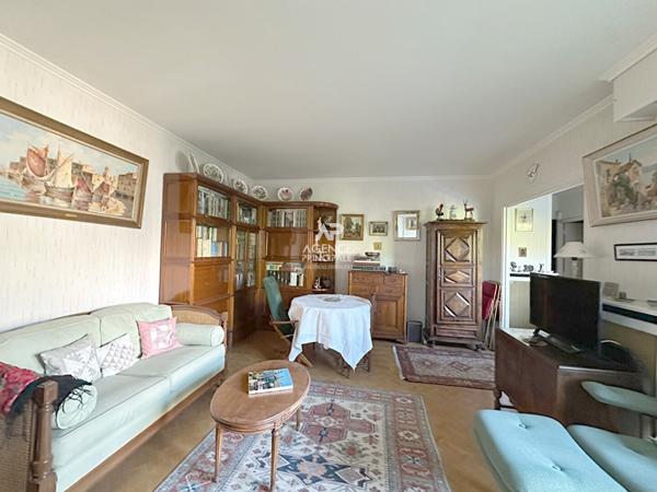 Chaville - Foret des fausses reposes - Agréable 2 pièces avec balcon au calme €275 000 ** - Référence 680-C