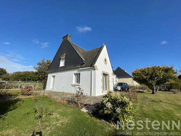 A vendre à ERDEVEN : maison à l'architecture néo bretonne offrant de grands volumes non loin du bourg