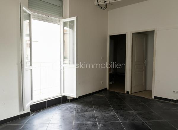 Local commercial de 220 m²