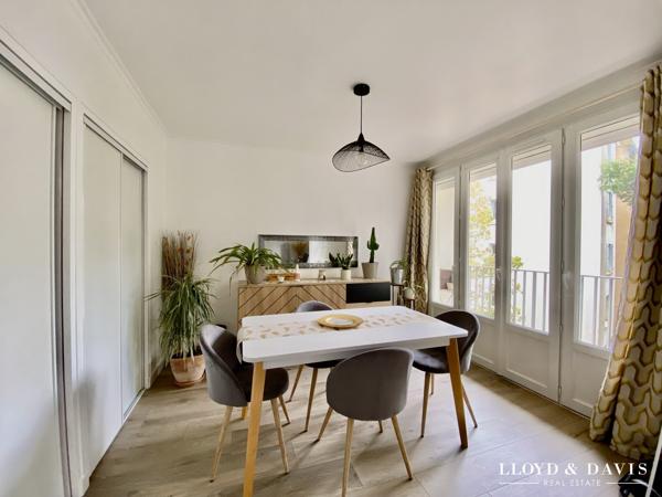 Appartement T3 traversant avec balcon, cave, box fermé et parking