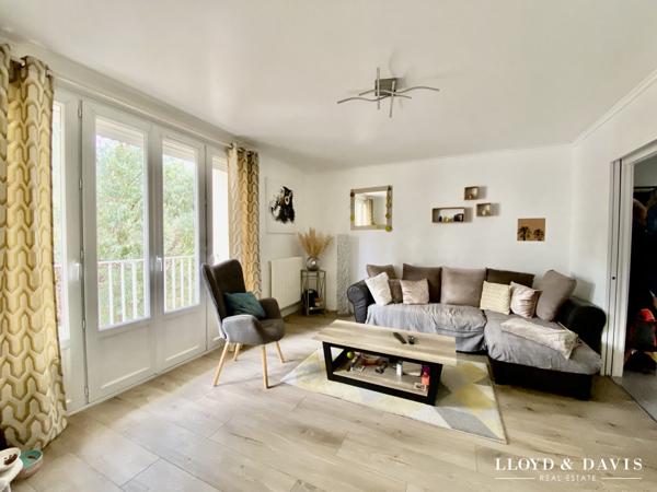 Appartement T3 traversant avec balcon, cave, box fermé et parking