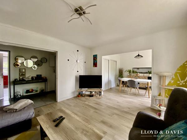 Appartement T3 traversant avec balcon, cave, box fermé et parking