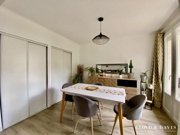 Appartement T3 traversant avec balcon, cave, box fermé et parking