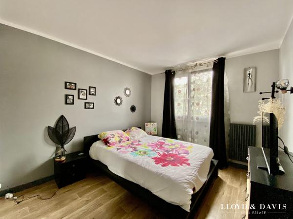 Appartement T3 traversant avec balcon, cave, box fermé et parking