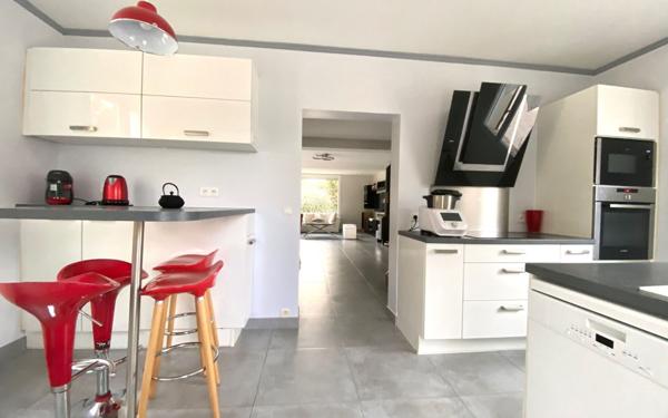 Maison à vendre    7 pièces •  Mézières-sur-Seine