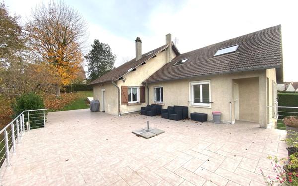 Maison à vendre    7 pièces •  Mézières-sur-Seine