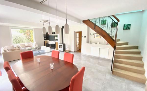 Maison à vendre    7 pièces •  Mézières-sur-Seine