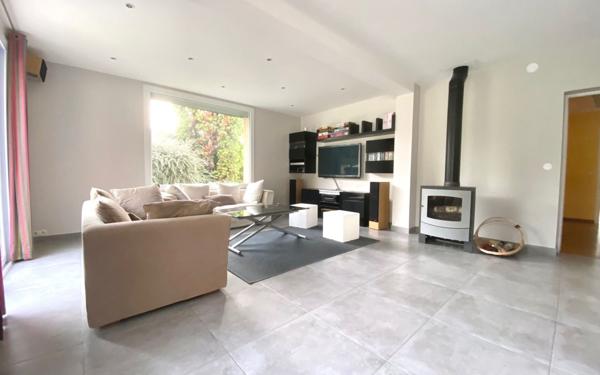 Maison à vendre    7 pièces •  Mézières-sur-Seine