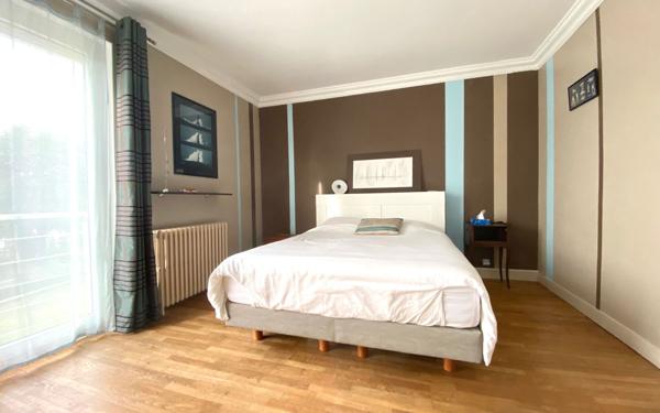 Maison à vendre    7 pièces •  Mézières-sur-Seine